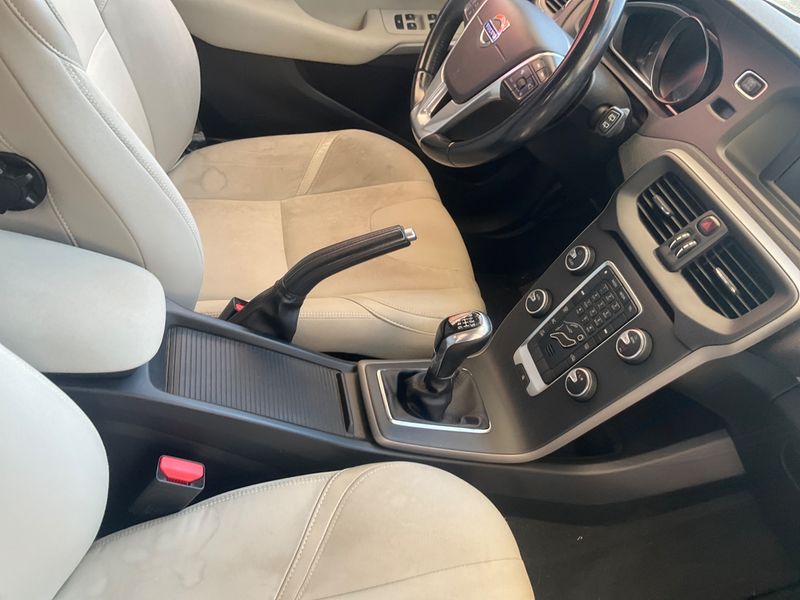 Volvo V40 1.6 D2 Momentum 2015 – снимка 28
