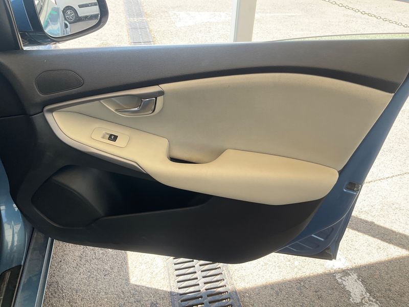 Volvo V40 1.6 D2 Momentum 2015 – снимка 29