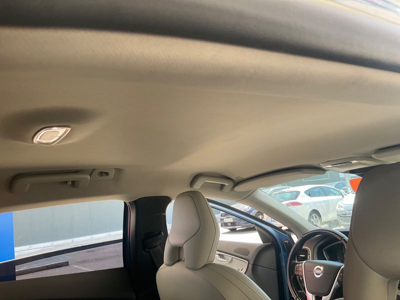 Volvo V40 1.6 D2 Momentum 2015 – снимка 39