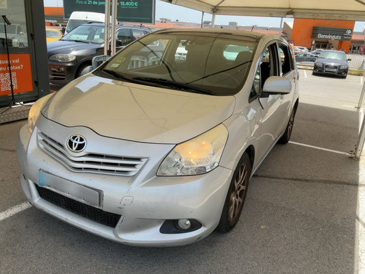 Toyota Verso 2.0 D-4D Executive 2009 – снимка 1