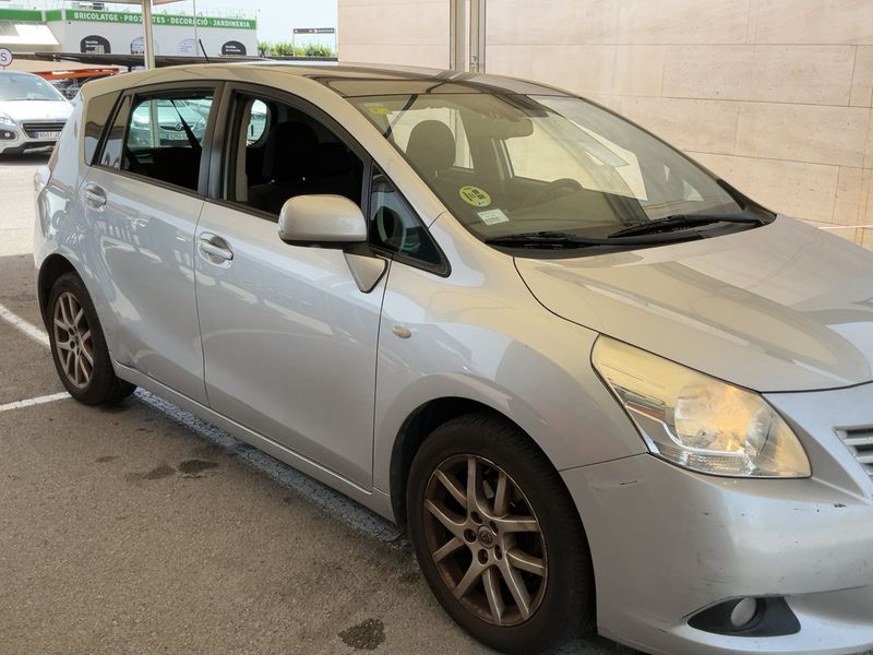Toyota Verso 2.0 D-4D Executive 2009 – снимка 12