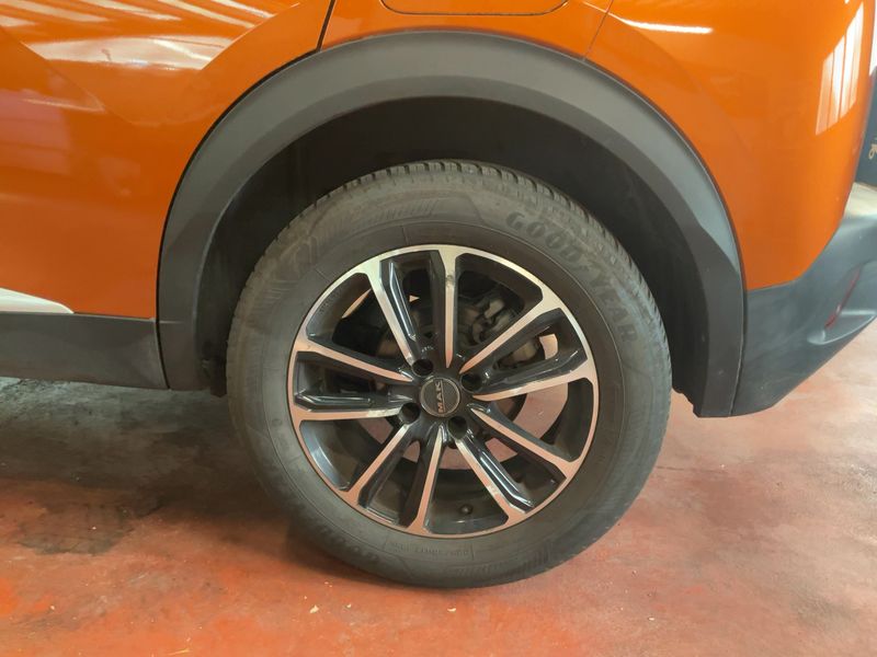 Peugeot 2008 1.2 PureTech Allure 2021 – снимка 5