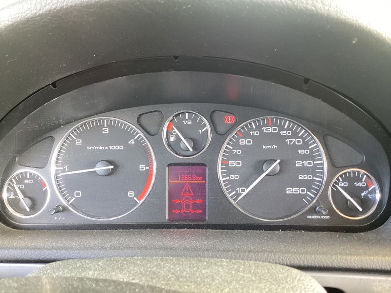 Peugeot 407 1.6 HDi Executive 2005 – снимка 4
