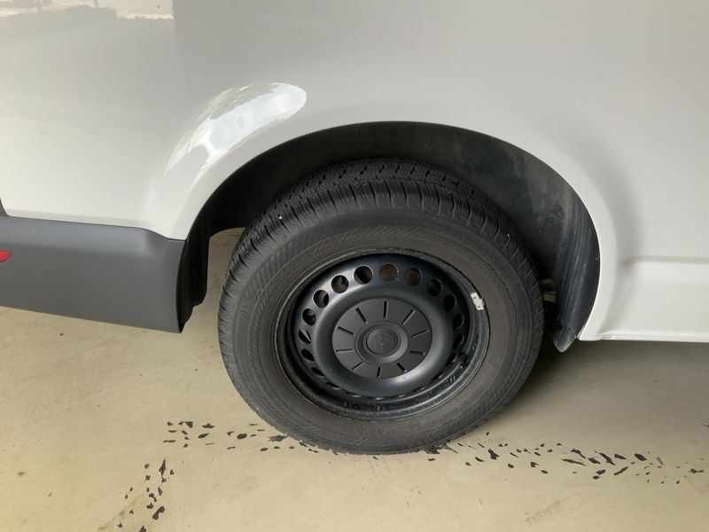 Volkswagen T6 Transporter 2.0 TDI Kasten EcoProfi lang FWD 2020 – снимка 9
