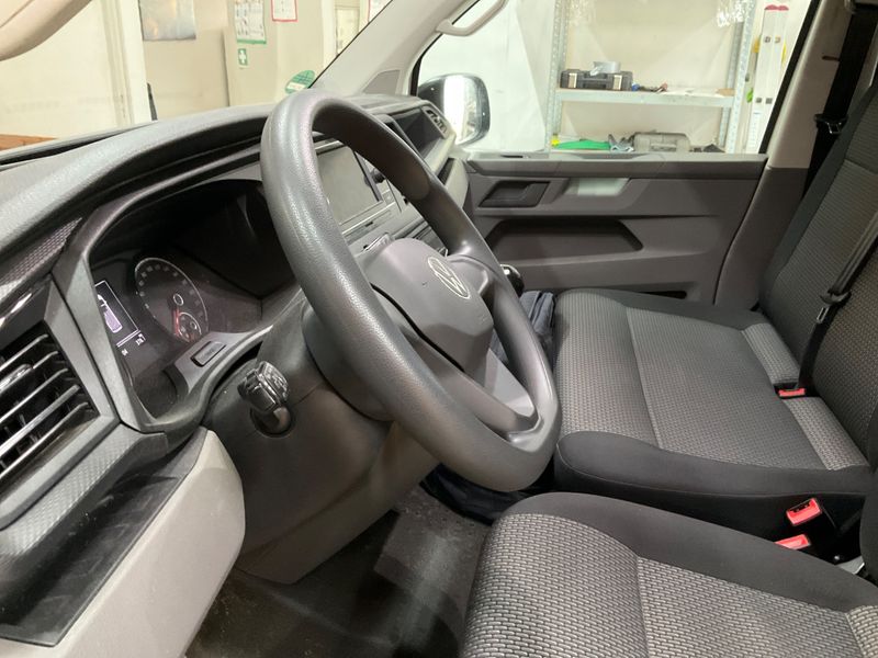 Volkswagen T6 Transporter 2.0 TDI Kasten EcoProfi lang FWD 2020 – снимка 27