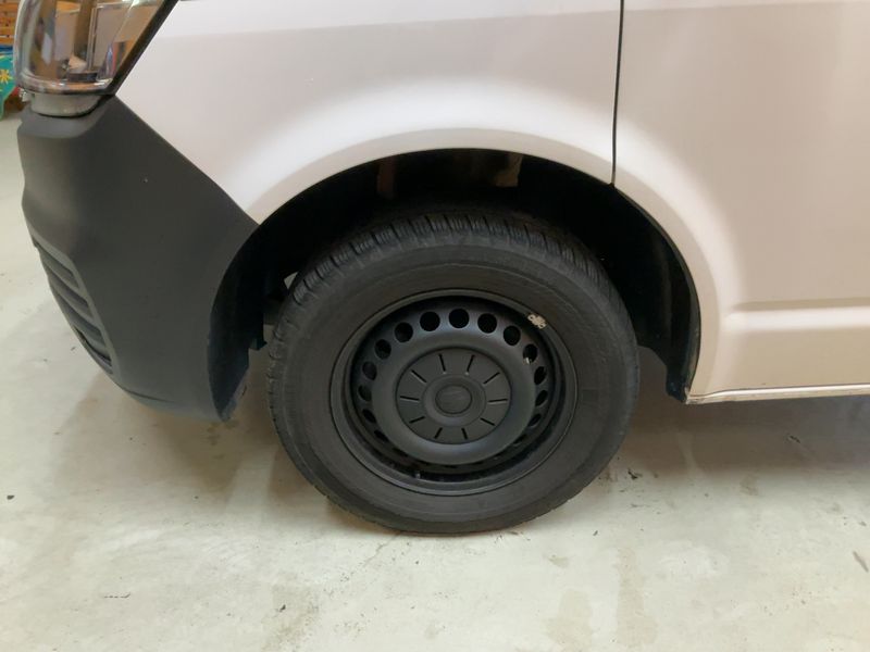 Volkswagen T6 Transporter 2.0 TDI Kasten EcoProfi lang FWD 2020 – снимка 3