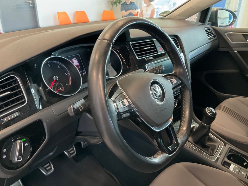Volkswagen Golf VII 2.0 TDI Allstar BlueMotion Tech 2016 – снимка 26
