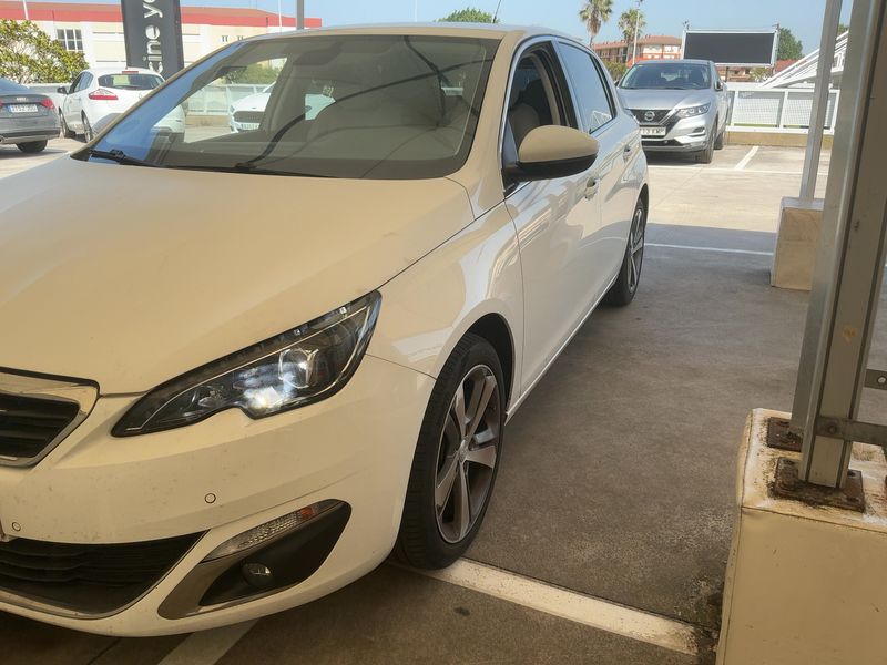 Peugeot 308 1.6 Blue-HDi Allure 2016 – снимка 2