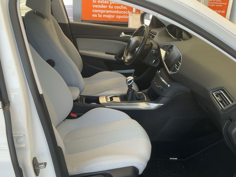 Peugeot 308 1.6 Blue-HDi Allure 2016 – снимка 16