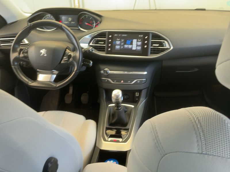 Peugeot 308 1.6 Blue-HDi Allure 2016 – снимка 17