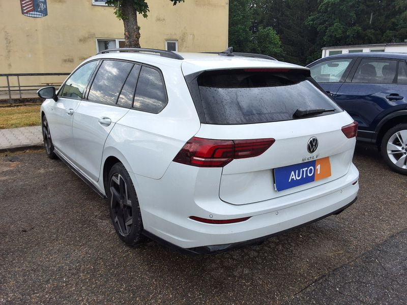 Volkswagen Golf VIII 1.5 TSI R-Line 2025 – снимка 3