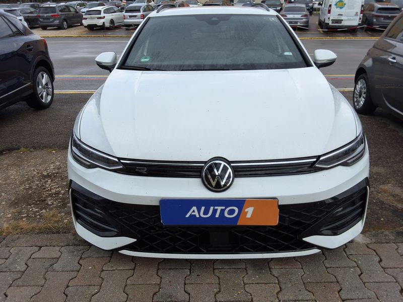 Volkswagen Golf VIII 1.5 TSI R-Line 2025 – снимка 7