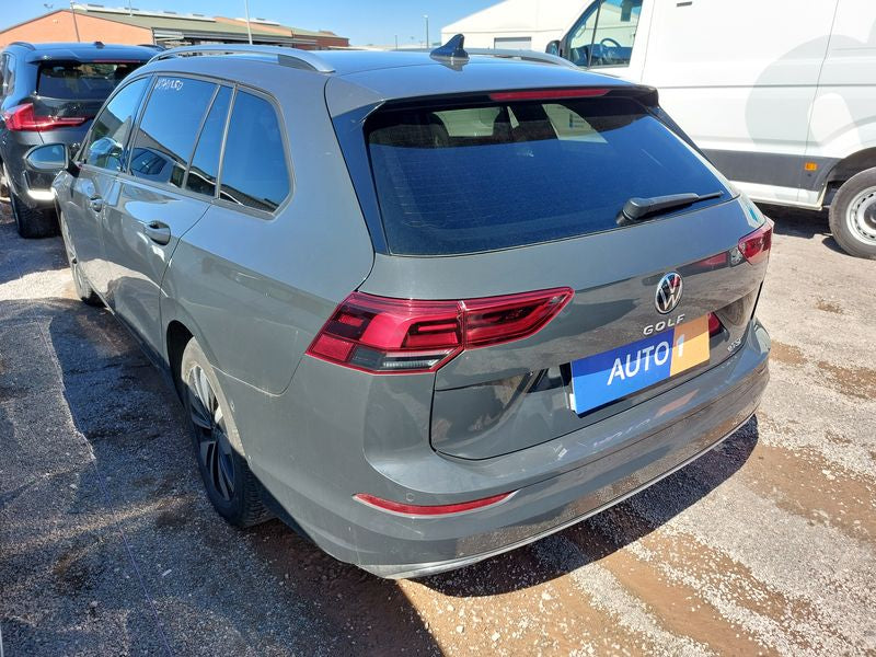 Volkswagen Golf VIII 1.5 eTSI ACT Move 2024 – снимка 3