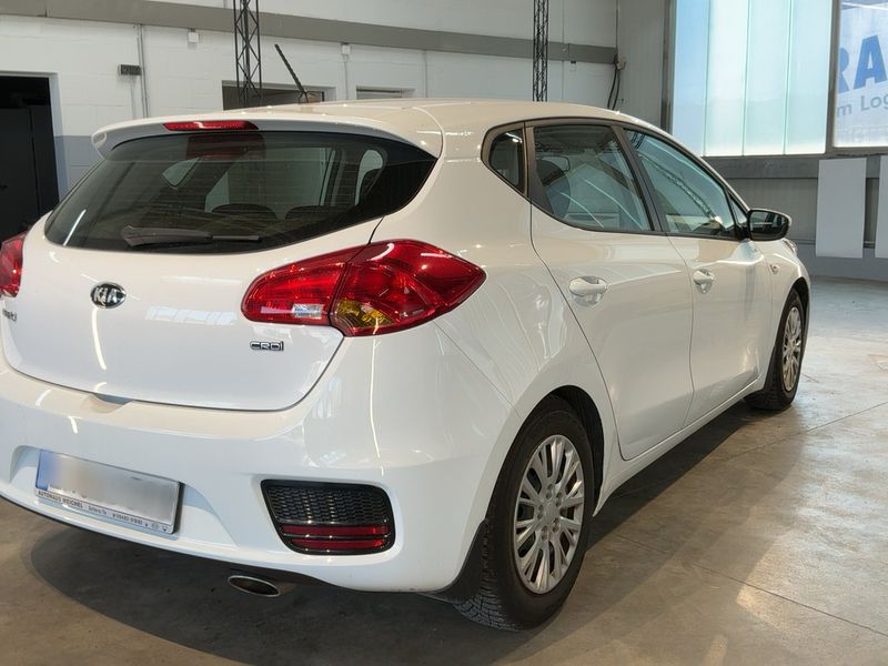 Kia cee'd 1.6 CRDi Vision 2016 – снимка 8