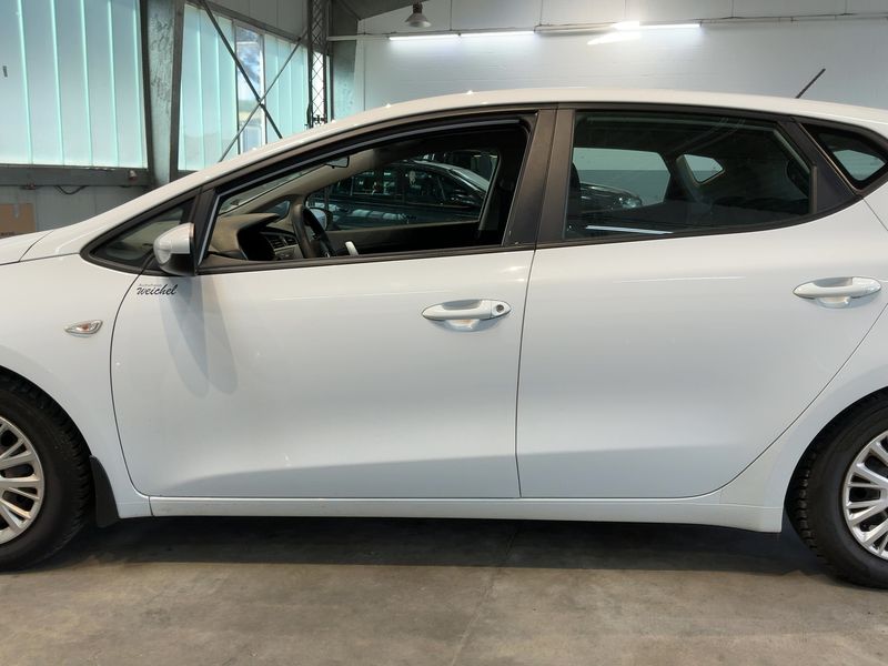 Kia cee'd 1.6 CRDi Vision 2016 – снимка 4