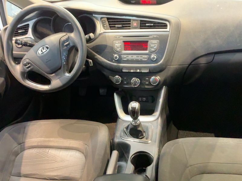 Kia cee'd 1.6 CRDi Vision 2016 – снимка 18