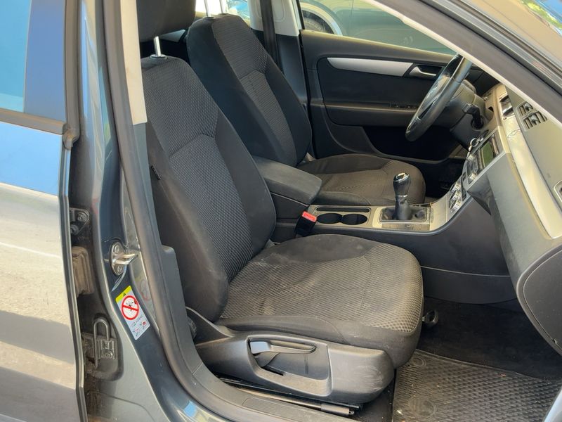 Volkswagen Passat 1.6 TDI Edition BlueMotion Tech 2013 – снимка 16