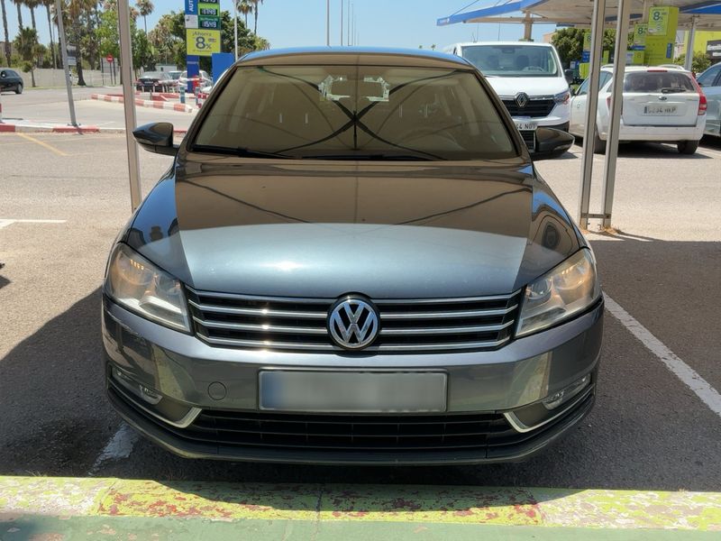Volkswagen Passat 1.6 TDI Edition BlueMotion Tech 2013 – снимка 14