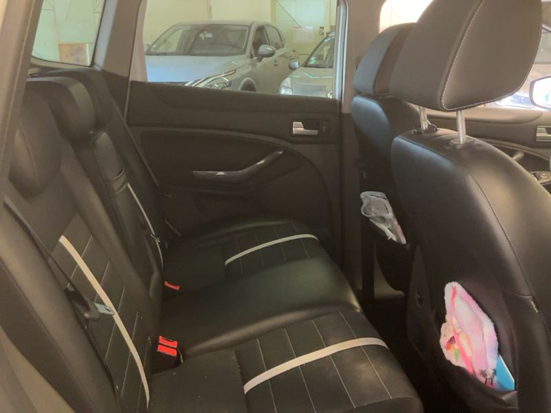 Ford Kuga 2.0 TDCi Titanium 2011 – снимка 19