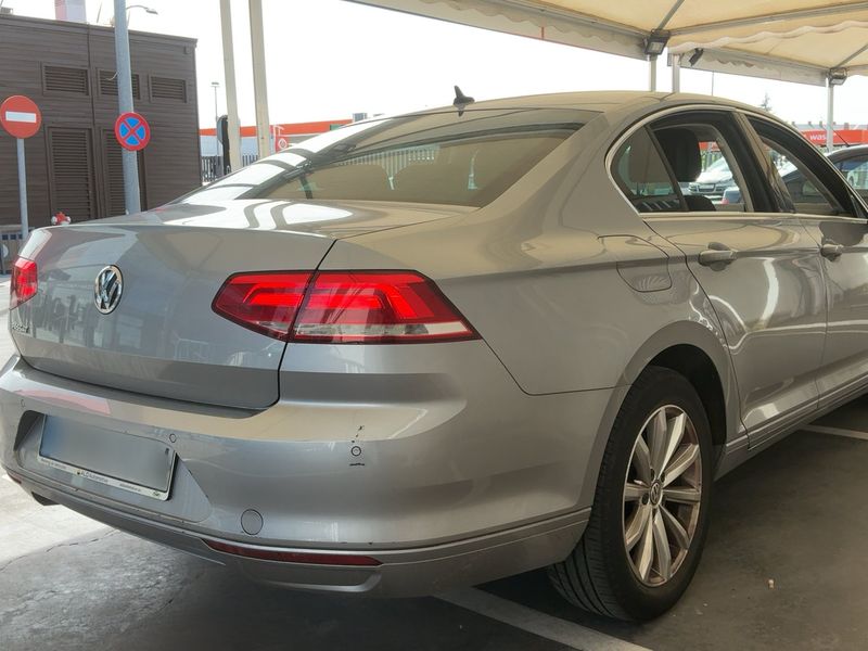 Volkswagen Passat 2.0 TDI Advance BlueMotion Tech 2018 – снимка на щета
