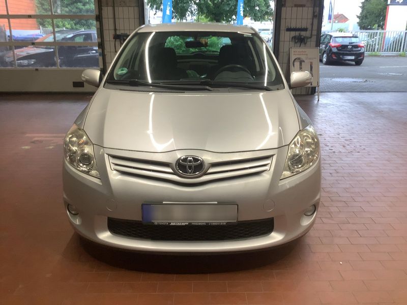 Toyota Auris 1.6 Life+ 2010 – снимка 14