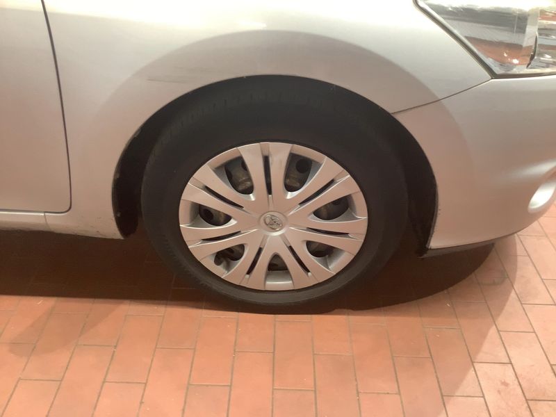 Toyota Auris 1.6 Life+ 2010 – снимка 11