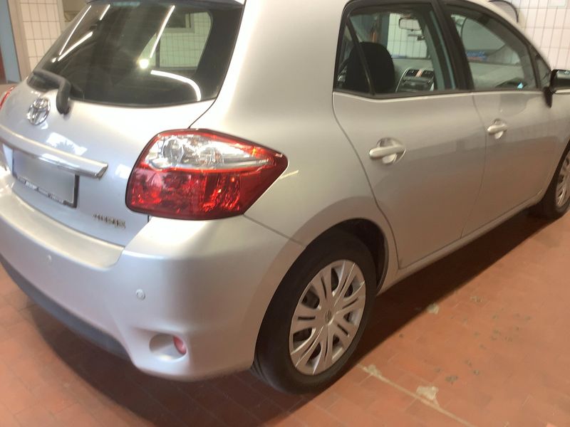 Toyota Auris 1.6 Life+ 2010 – снимка 8