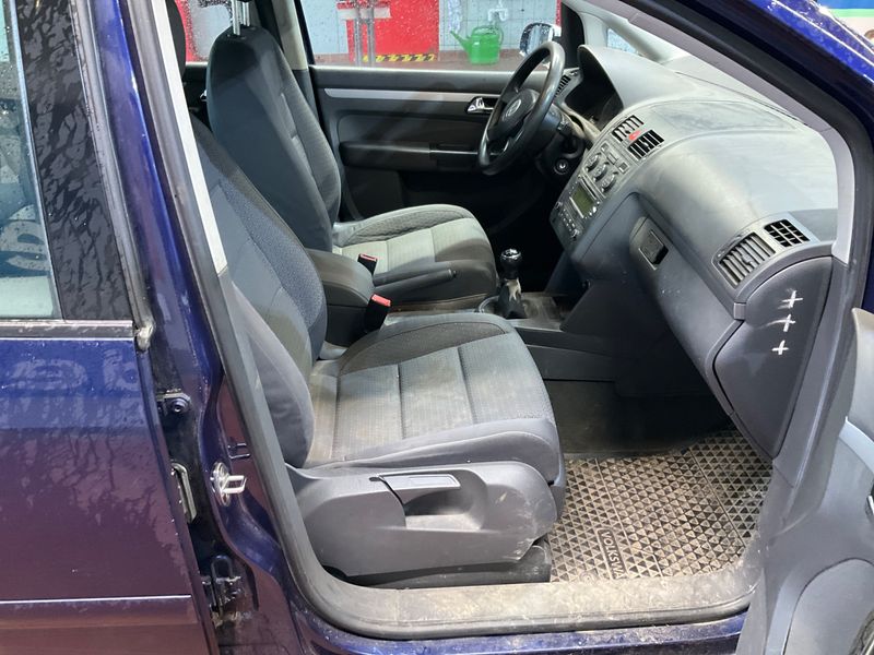 Volkswagen Touran 1.9 TDI Trendline 2004 – снимка 3