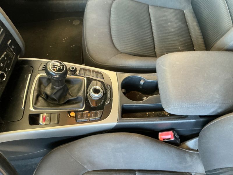 Audi A4 2.0 TDI quattro Attraction 2011 – снимка 29