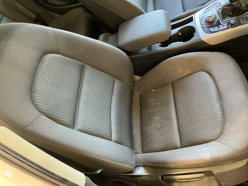 Audi A4 2.0 TDI quattro Attraction 2011 – снимка 35