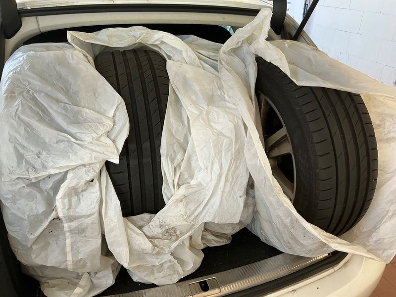 Audi A4 2.0 TDI quattro Attraction 2011 – снимка 21