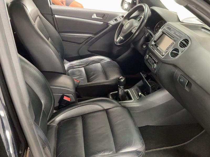Volkswagen Tiguan 2.0 TDI Sport & Style BlueMotion Tech 2012 – снимка 17