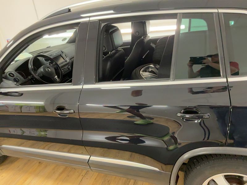 Volkswagen Tiguan 2.0 TDI Sport & Style BlueMotion Tech 2012 – снимка 4