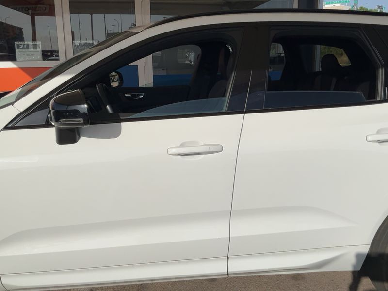Volvo XC60 2.0 B4 Mild-Hybrid R Design 2WD 2022 – снимка 4