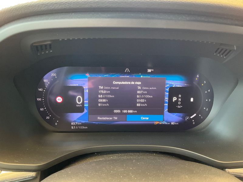 Volvo XC60 2.0 B4 Mild-Hybrid R Design 2WD 2022 – снимка 18