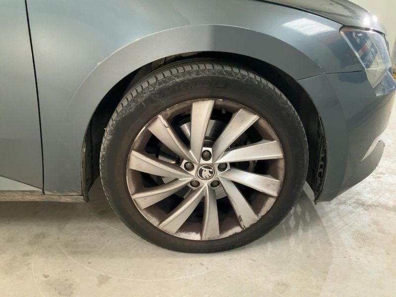 Skoda Superb 2.0 TDI Style 2016 – снимка 11