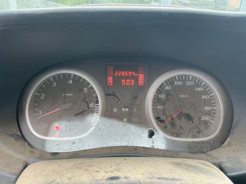 Dacia Duster 1.6 Basis 4x2 2011 – снимка 4