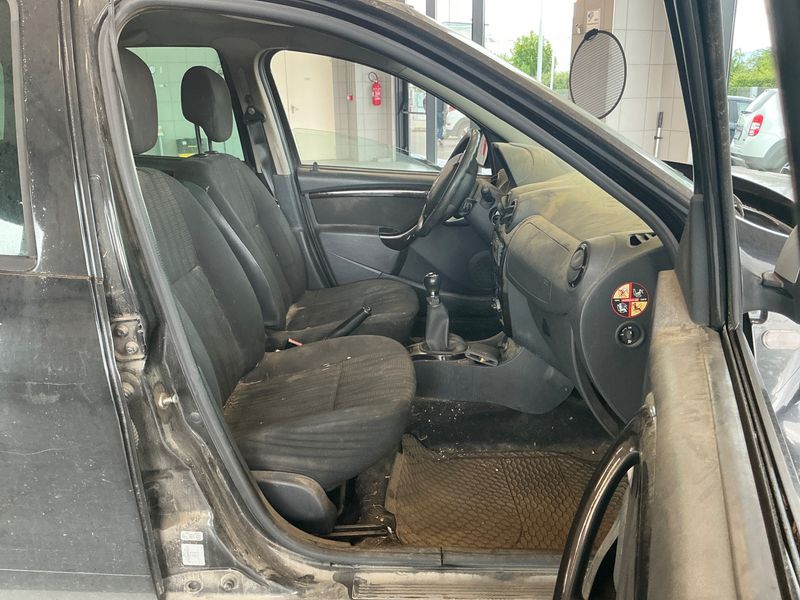 Dacia Duster 1.6 Basis 4x2 2011 – снимка 3