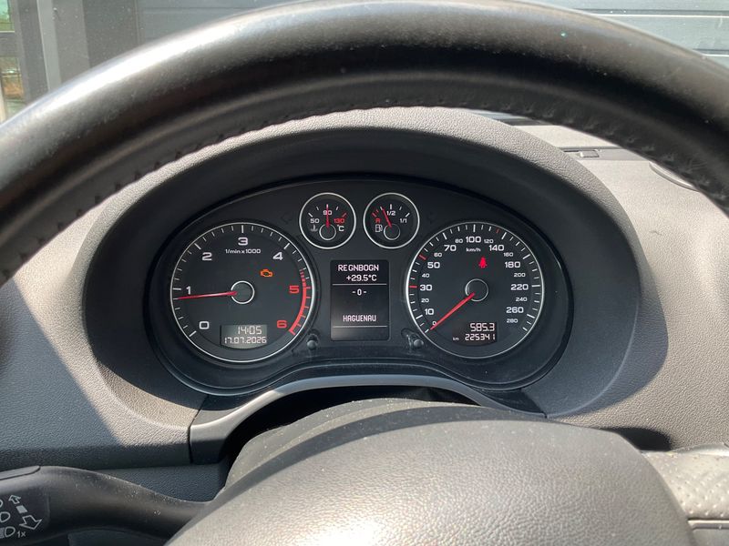 Audi A3 Sportback 1.6 TDI Ambition 2010 – снимка 4