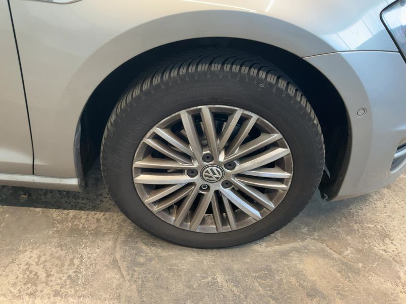 Volkswagen Golf VII 1.2 TSI Cup BlueMotion Tech 2015 – снимка 11