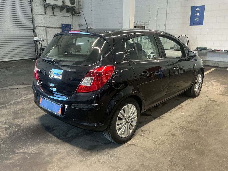 Opel Corsa 1.2 CMon 2011 – снимка 2