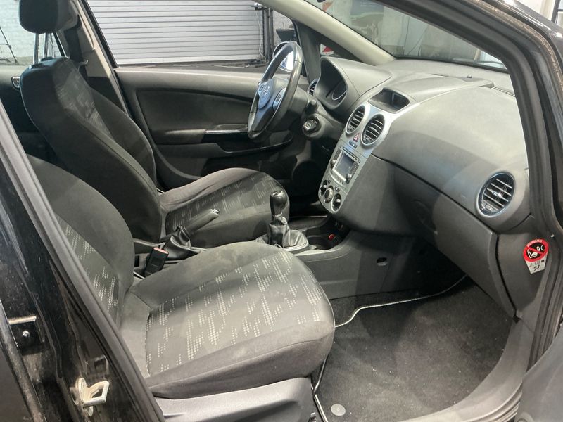 Opel Corsa 1.2 CMon 2011 – снимка 3