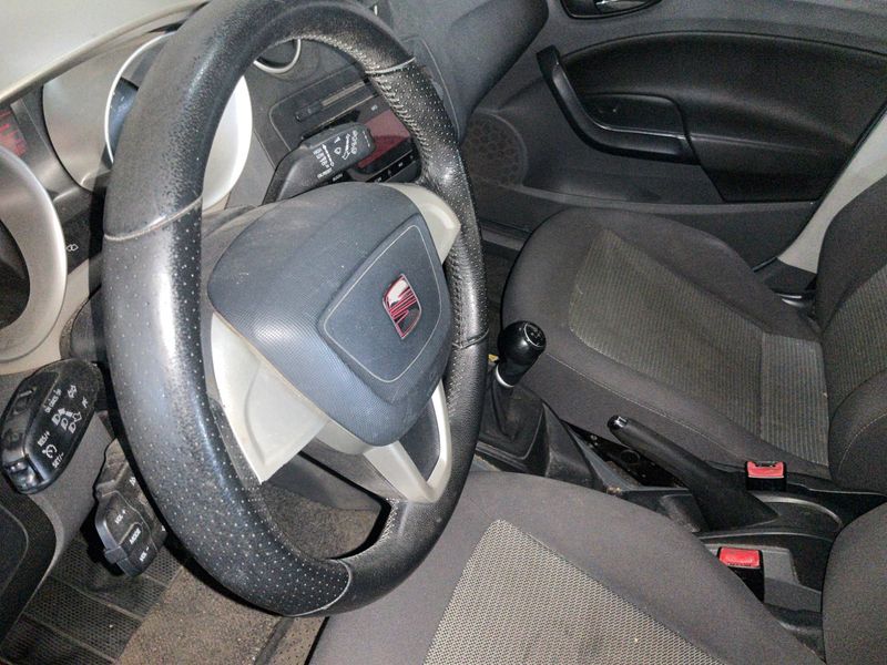 Seat Ibiza 1.6 TDI Stylance / Style 2009 – снимка 28