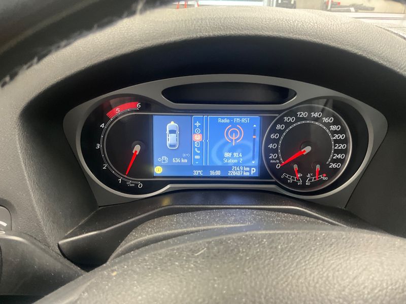 Ford Mondeo 2.0 TDCi Titanium 2010 – снимка 4
