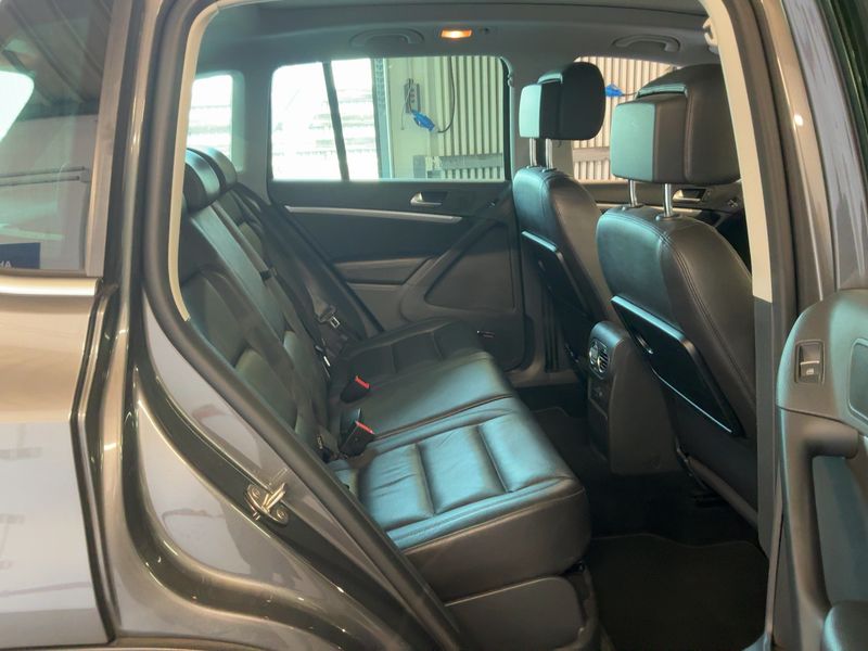 Volkswagen Tiguan 2.0 TDI Track & Style 4Motion BlueMotion Tech 2015 – снимка 19