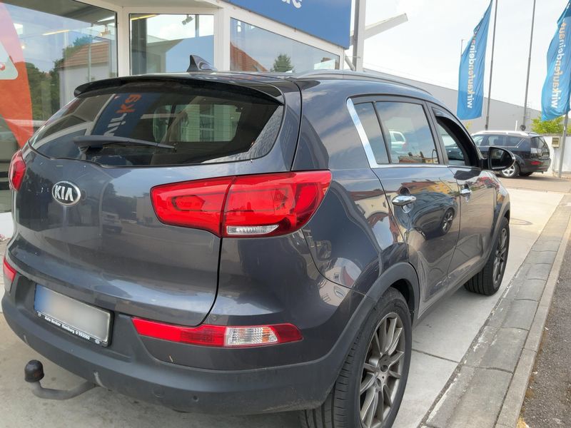 Kia Sportage 2.0 CRDi FIFA World Cup Edition 4WD 2015 – снимка 8