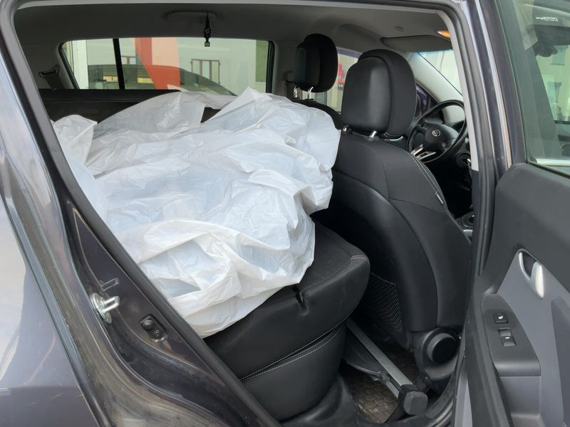 Kia Sportage 2.0 CRDi FIFA World Cup Edition 4WD 2015 – снимка 20