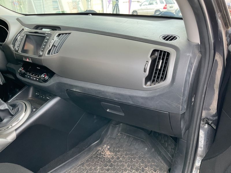 Kia Sportage 2.0 CRDi FIFA World Cup Edition 4WD 2015 – снимка 26