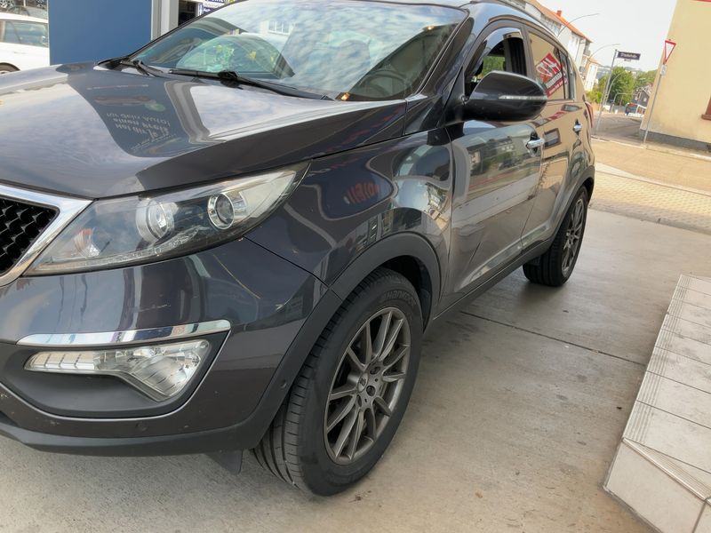 Kia Sportage 2.0 CRDi FIFA World Cup Edition 4WD 2015 – снимка 2