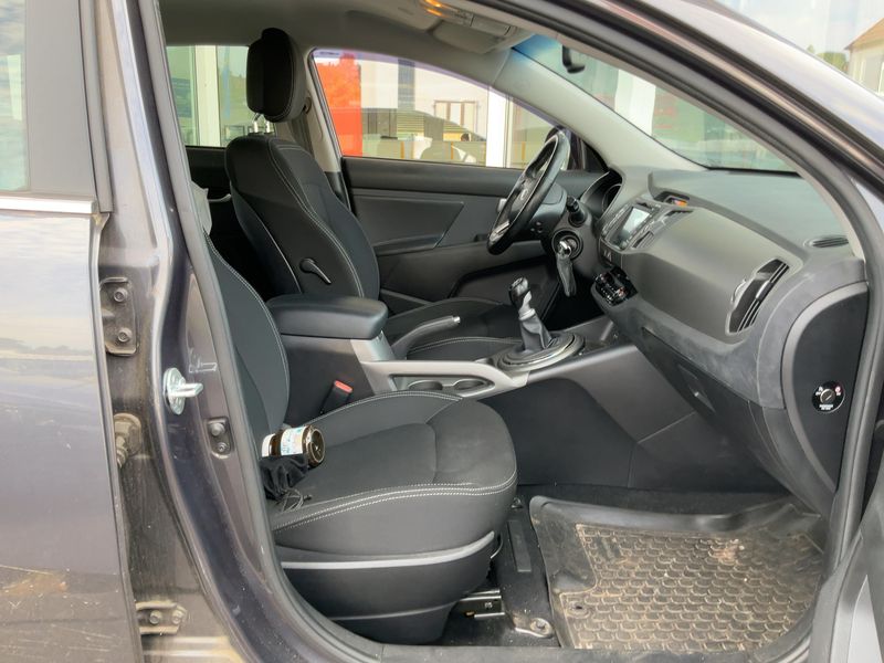 Kia Sportage 2.0 CRDi FIFA World Cup Edition 4WD 2015 – снимка 17